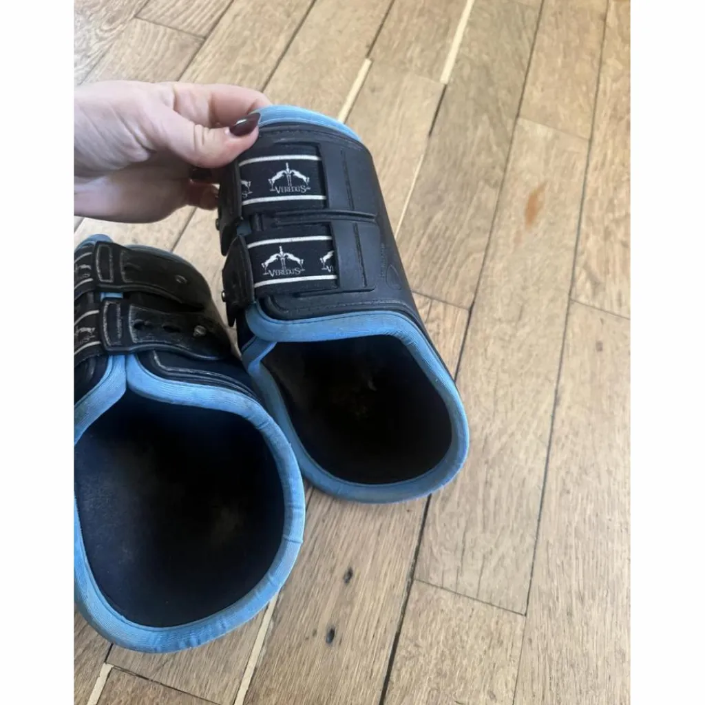 Veredus Travail>– Protège-Boulets Olympus Color Edition Noir / Bleu taille L