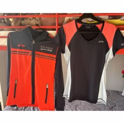 VESTE ZIP ROUGE/MARINE MANCHE LONGUE AVEC ELEGANT LOGO EN STRASS * TAILLE M*HV Polo Clearance